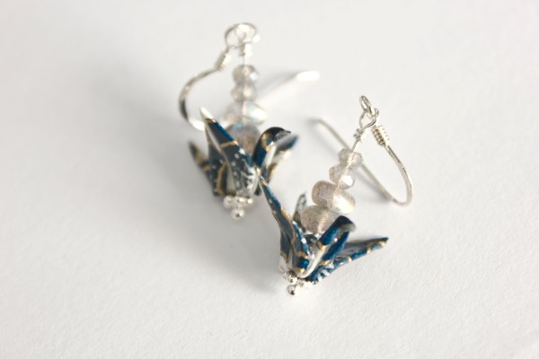 stormy-blue_sakura_origami-crane-earring-with-labradorite-silver_3