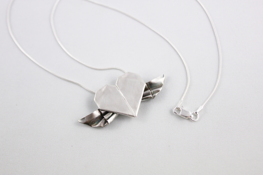 origami_necklace_heart_wings_4